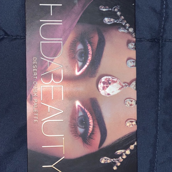 HUDA BEAUTY Other - Buda beauty palette HUDA BEAUTY Other - Buda beauty palette